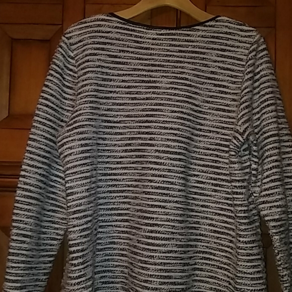 🟢 Ladies Top - Picture 6 of 8